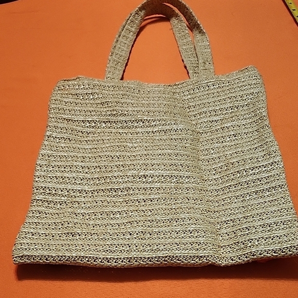 Stylish Tan and Green Tote Bag with Ample Space - Picture 11 of 12
